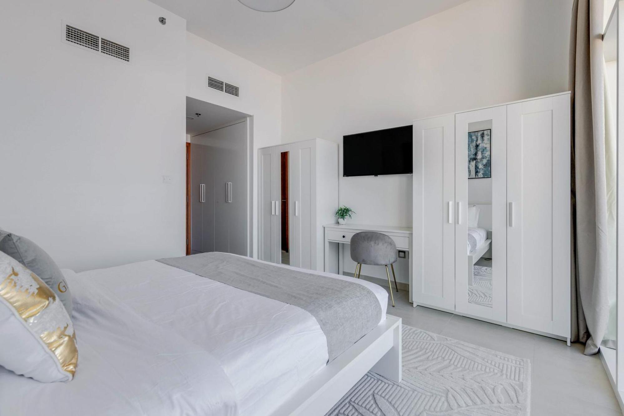 Luxury Azizi Mina Beachfront Apartments Dubái Exterior foto