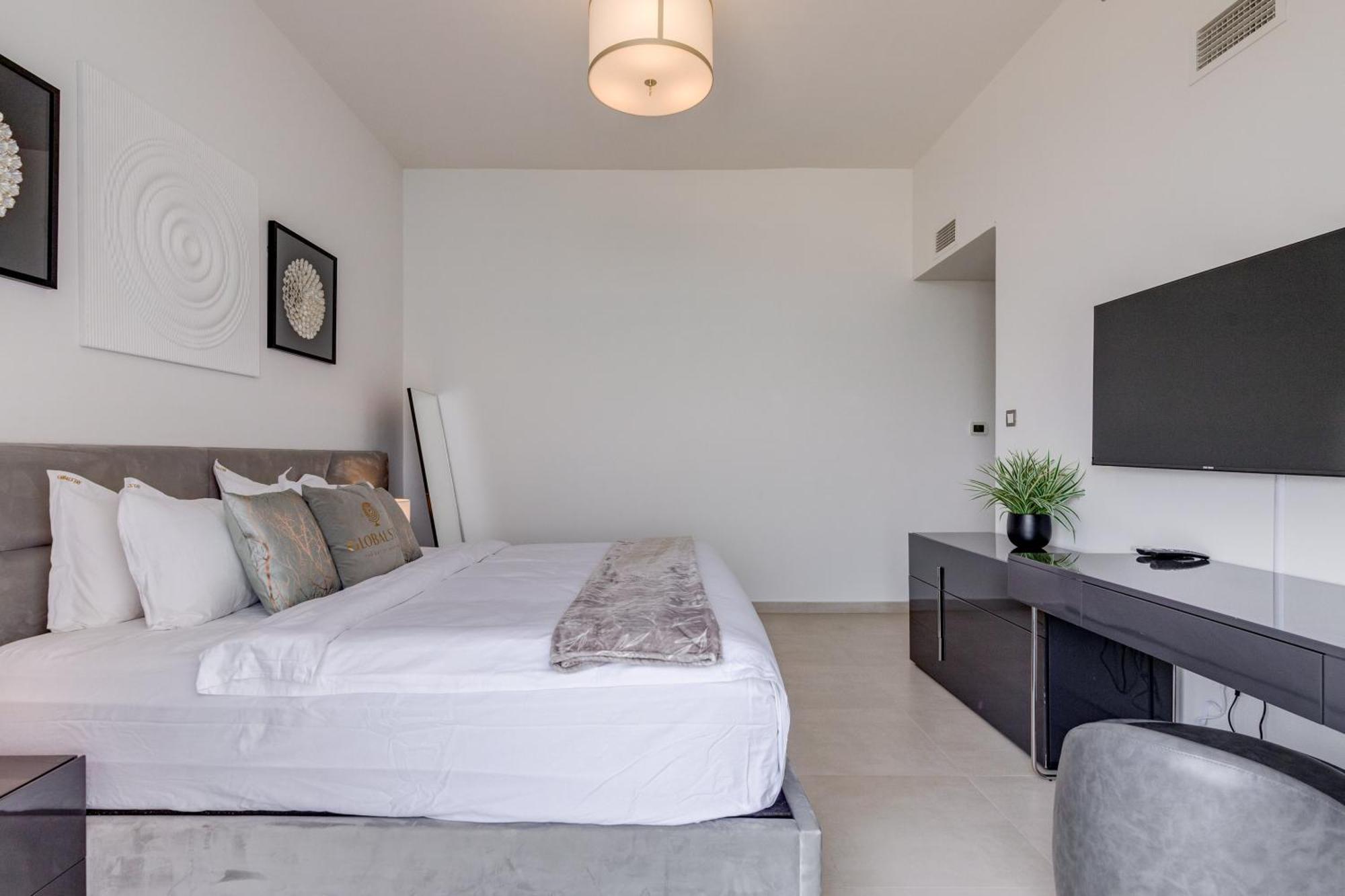 Luxury Azizi Mina Beachfront Apartments Dubái Exterior foto