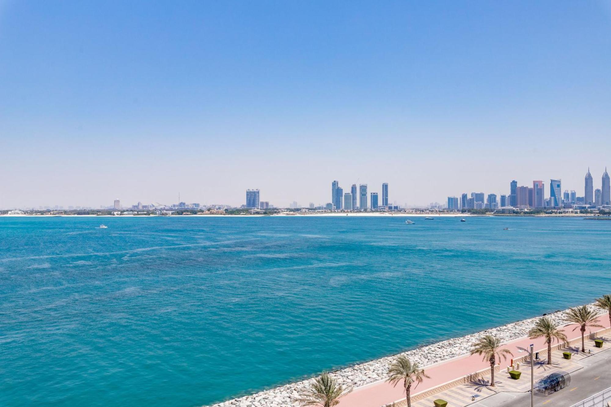 Luxury Azizi Mina Beachfront Apartments Dubái Exterior foto