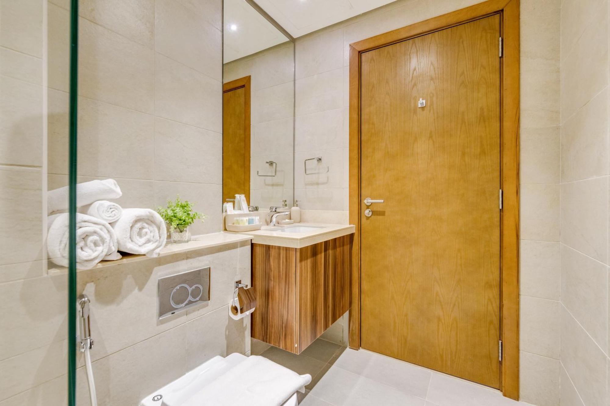 Luxury Azizi Mina Beachfront Apartments Dubái Exterior foto